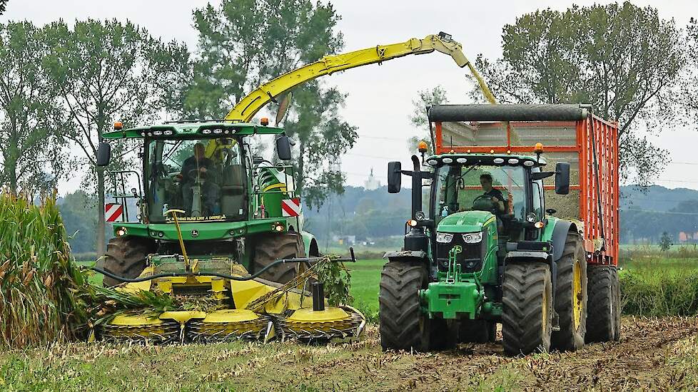 John Deere 8600i van loonbedrijf Jan Rauw & Zn. uit Achterberg