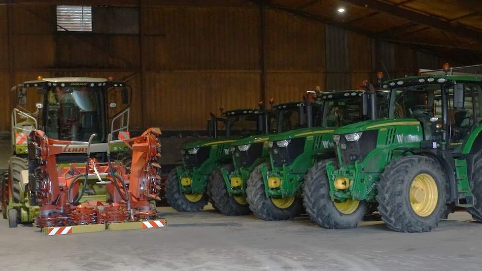 Klaarmaken voor kijkdag veiling Loonbedrijf Westra Auction Troostwijk