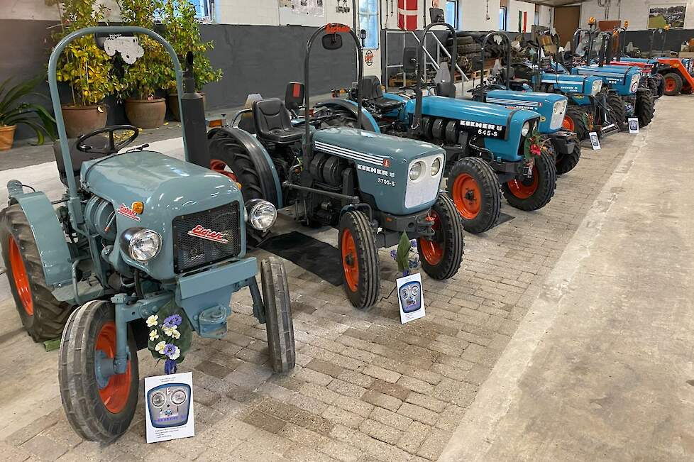 In het linker rijtje staanIn het linker rijtje staan de jongere Eicher modellen met voorop de EDK-2A die Pieter zelf heeft gebouwd de jongere Eicher modellen met voorop de EDK-2A die Pieter zelf heeft gebouwd