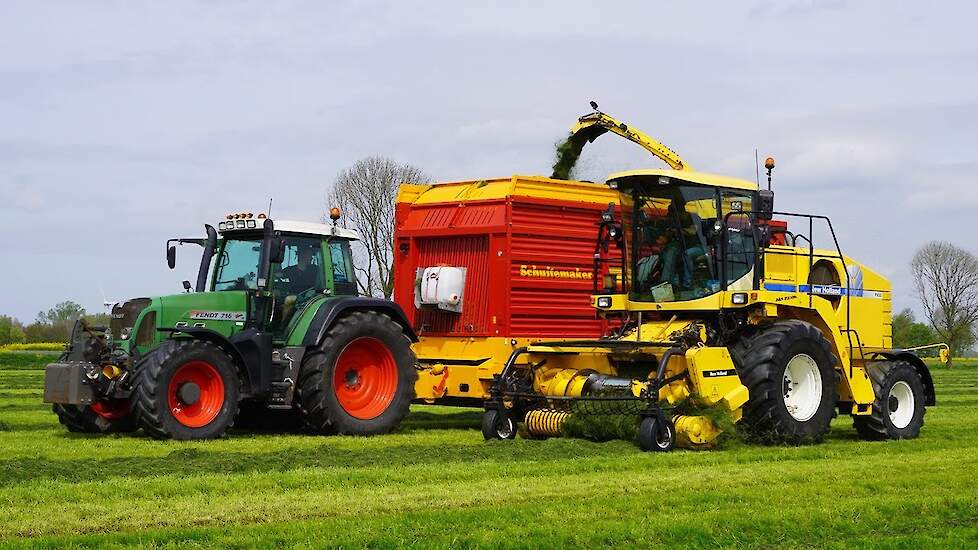 2024 | New Holland FX50 + Fendt 716 | Gras hakselen | Johan Frens Hulshorst | Grass silage