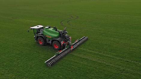 Meppelink BV over de Fendt Rogator 655 met een 12 meter brede Duport Liquiliser