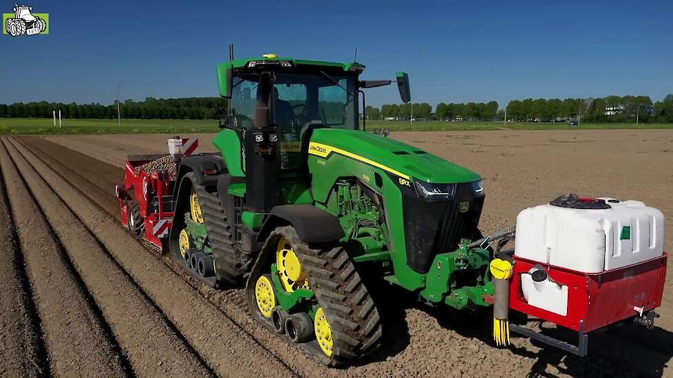 John Deere 8RX 370 aardappelen poten bij BV ERF