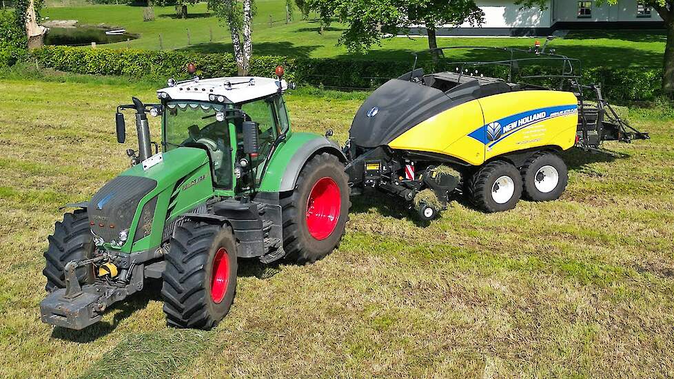 Pressing + Wrapping Bales | P. van den Hardenberg | Fendt 828 + New Holland + McHale | 2024