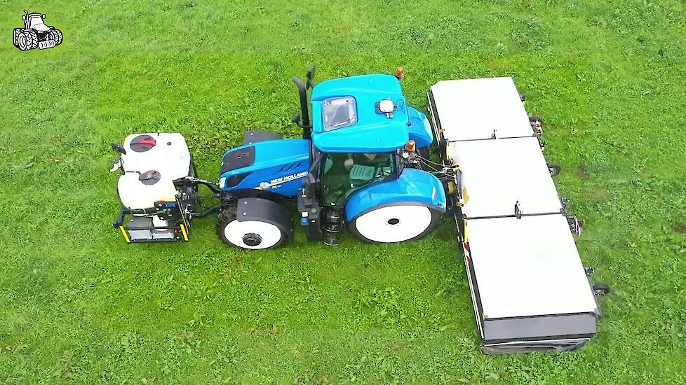 ARA precisieveldspuit. probleemonkruiden aanpakken in het grasland met de Ecorobotix ARA-spotsprayer