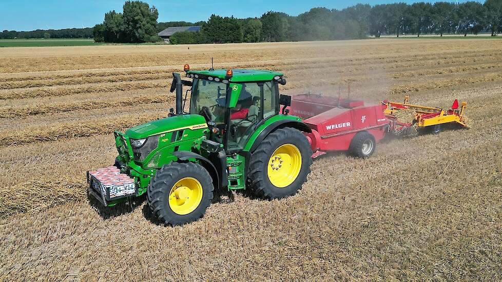 Pressing Straw Bales | John Deere 6R 150 + Welger | 2024
