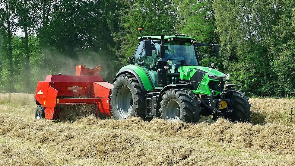 Pressing Bales | Deutz-Fahr 6150.4 + Shaktiman Bale Master 175 | Tessemaker | Bonhof | 2024
