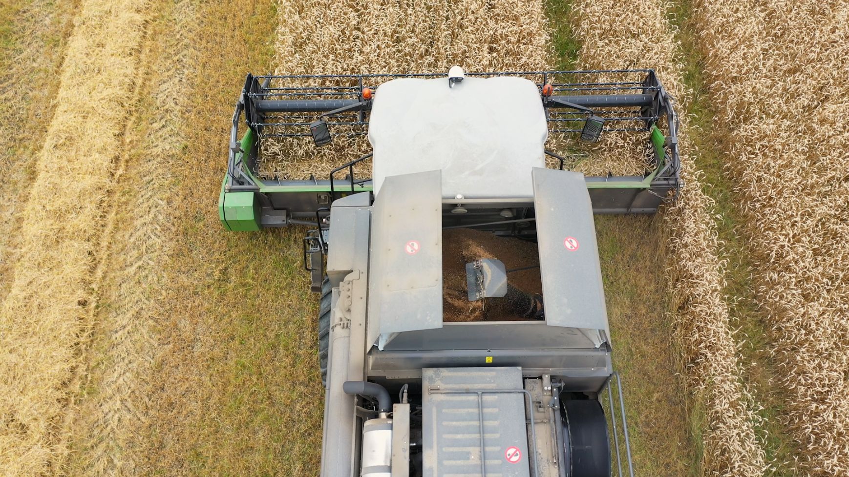 Fendt › Video: nieuwe Fendt 6335C-combine in de zomertarwe | Trekkerweb ...