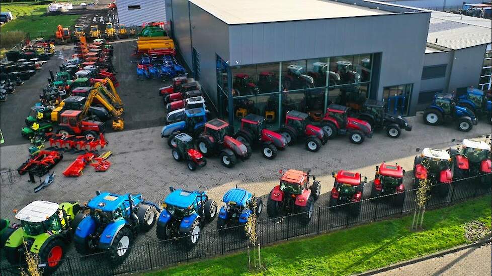 Morgen kijkdag Valtra-tractoren, agrarisch materieel en grondverzetmachines Marknesse  Troostwijk