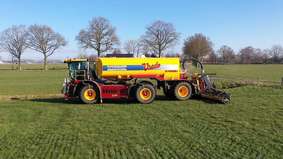 Vredo VT4556 met 27000Z-tankoplegger