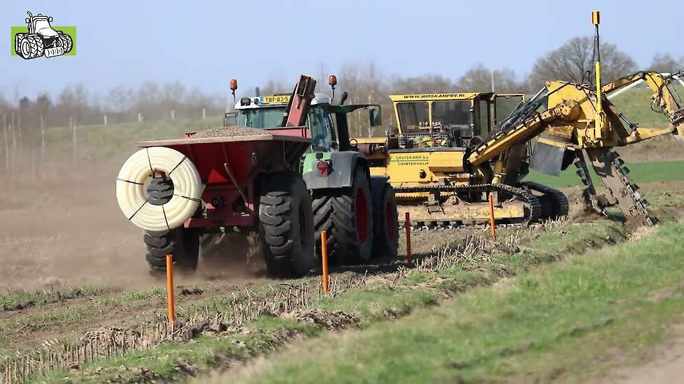 Huiskamp BV uit Winterswijk druk aan het draineren