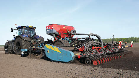 Zonna bouwde inmiddels drie Horsch-zaaimachines op de 6 meter brede Imants-woel-spitcombinatie. De Horsch Partner 2000 FT tank heeft een inhoud van 2.200 liter en kan ook uitgevoerd worden met twee compartimenten, voor zaad en kunstmest. Dat is hier niet