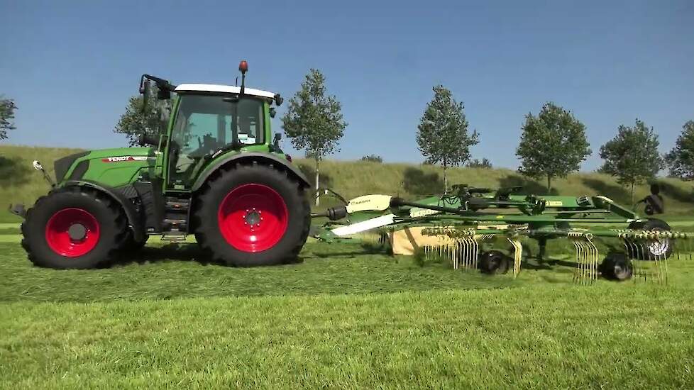 gras ophooien met fendt 314 vario met krone schudder 2025