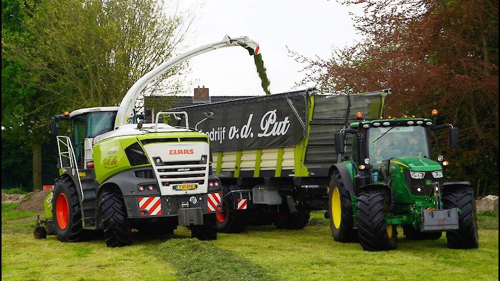 2025 | Claas | John Deere 6R | Volvo L60H | Gras hakselen | van de Put Oosterwolde | Grass silage