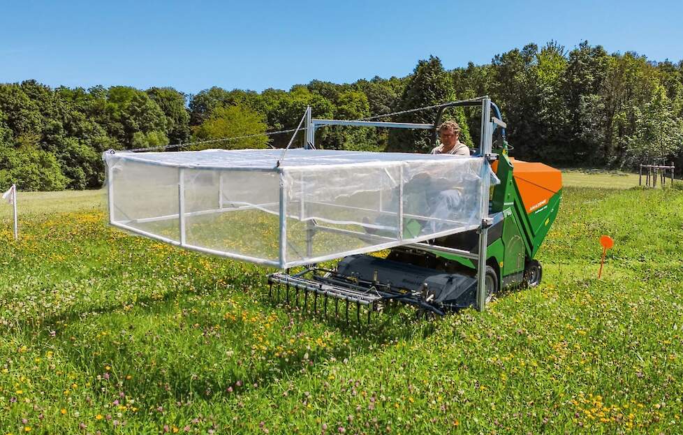 De proeven die Elias Windmüller uitvoerde als onderdeel van zijn masterscriptie aan het Instituut voor Landbouwtechniek van de Universiteit van Hohenheim hebben aangetoond dat het gebruik van InsectGuard tot 46% meer insecten verjaagt, afhankelijk van het