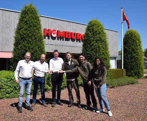 v.l.n.r. Van Homburg: productspecialisten Ron Smit, Marijn van den Akker, Jurrian Terpstra, van PerPlant: Rasmus Emil Hansen (CEO), Sumod Nandanwar (CTO), Sowjanya Kauzu (Lead Business Development Agronomist