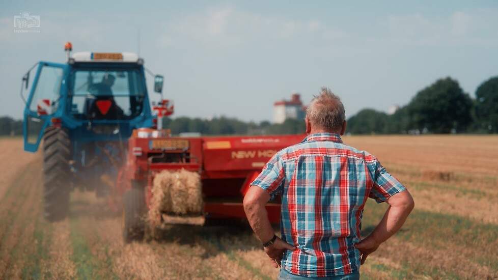 Ford 7710 Gen |  met New Holland  378 kleine pakjes pers
