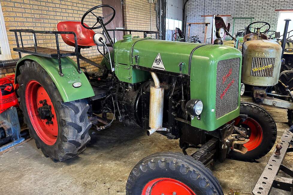 Dit is een Dieselross type F22 VZ. Dick kocht de trekker in Oostenrijk.