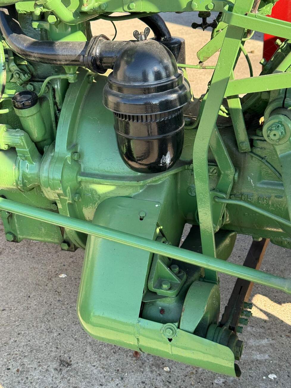 Fendt hadden net als de meeste andere Duitse trekkers uit de jaren vijftig en zestig een aparte aftakas midden onder de trekker voor de aandrijving van een maaibalk.