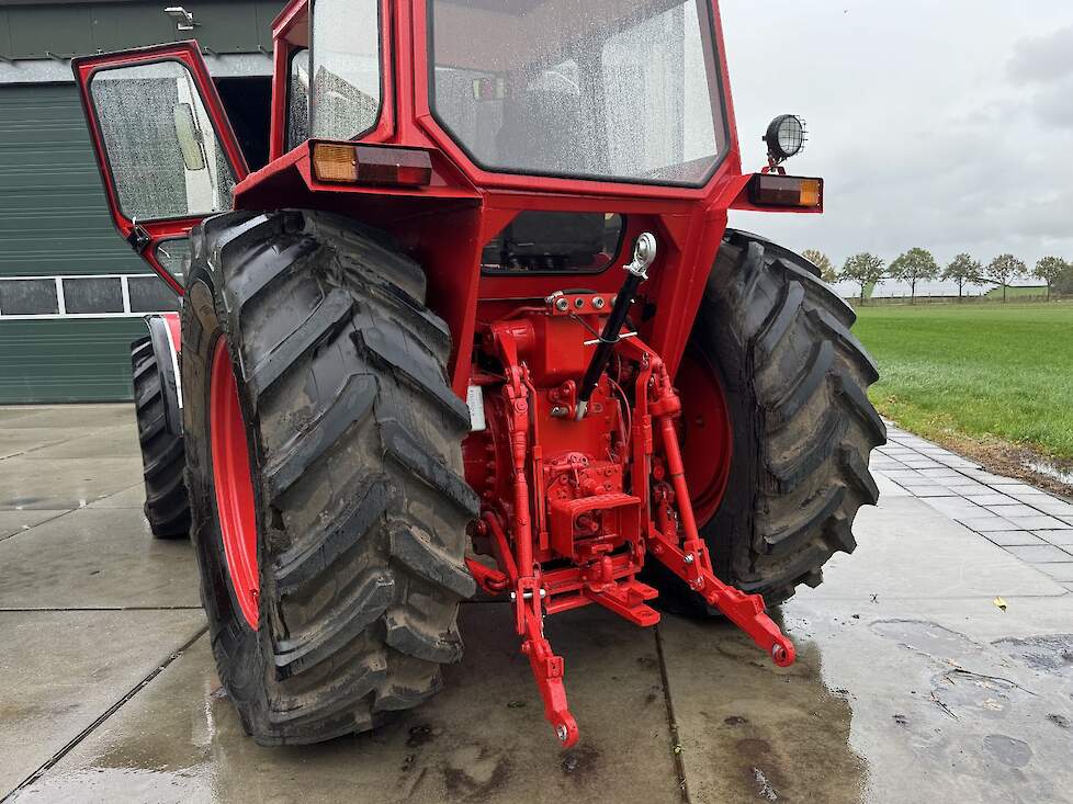 De achterkant van de 814 met de niet-originele topstang. Frans heeft echter al een adres gevonden waar hij nog wel een originele topstang kan krijgen.