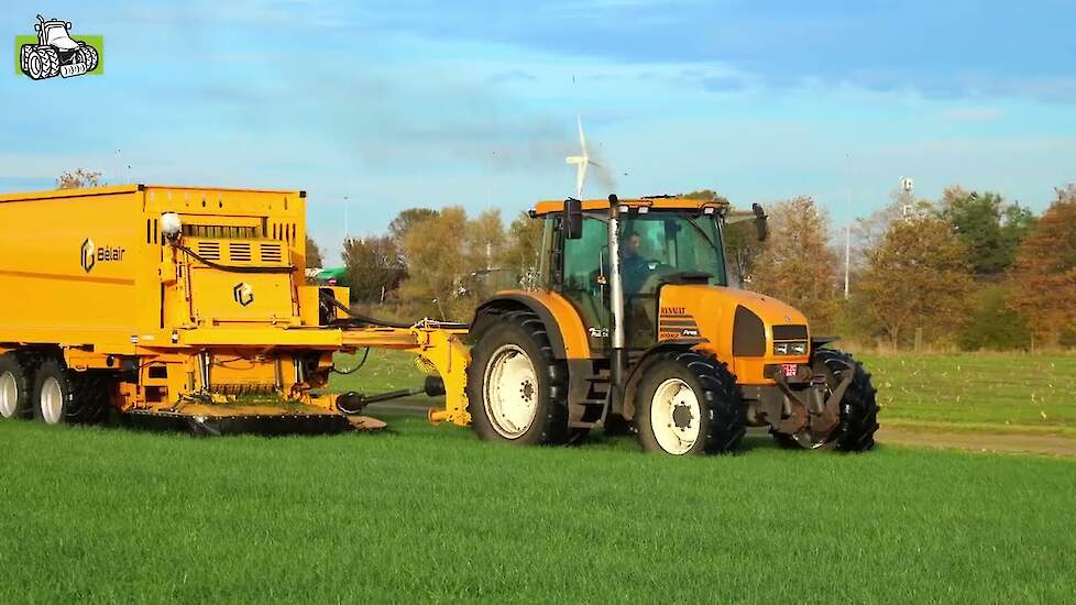 Vers gras voeren met de Bélair zelfladende zero graze maaiwagen