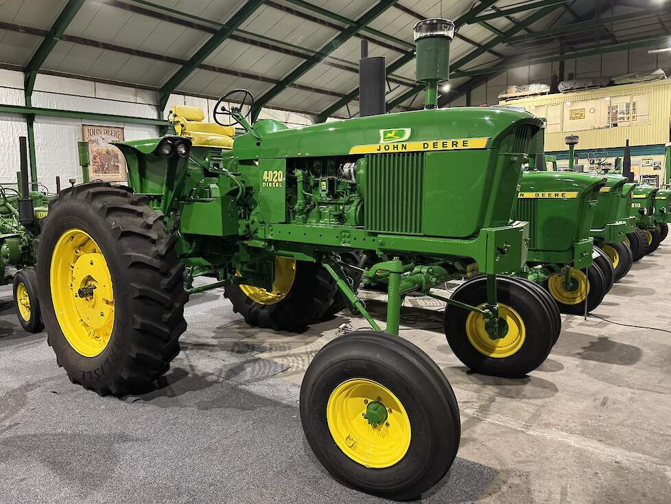 De 4020, hier in high-crop uitvoering, is met 184.000 stuks de populairste John Deere aller tijden.