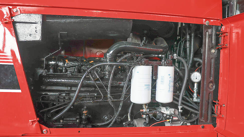 De motor bleek niet de originele trekkermotor te zijn, maar een industriemotor. Achteraf gezien is Leon daar wel blij mee.