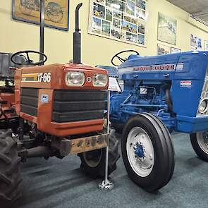 De Fiat 17-66 DT compact trekker is van 1997 en was oorspronkelijk voor de Franse markt bestemd. De Ford 3000 ernaast is een smalspoor.