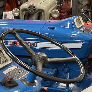 Typisch voor de 1000-serie van Ford was de uren/toerenteller achter het stuur.