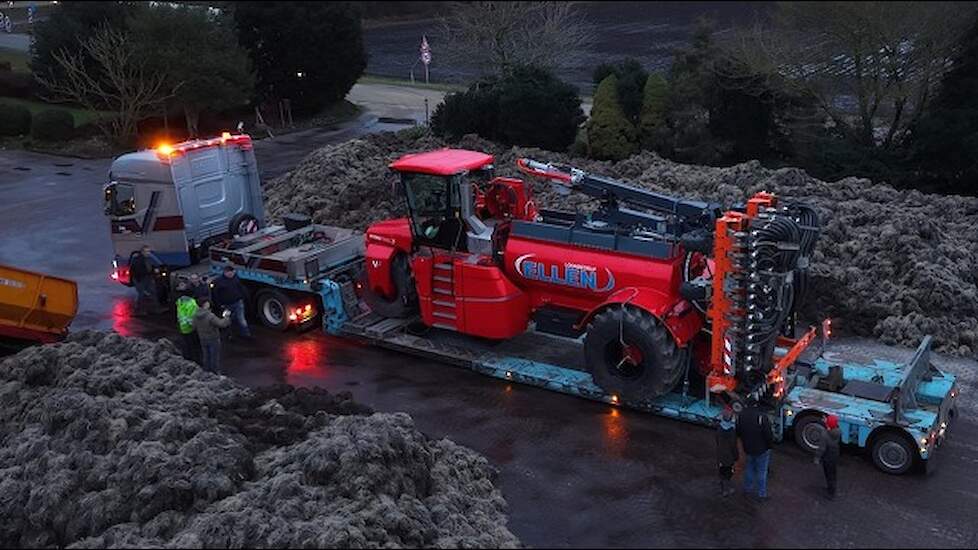 Nieuwe Vervaet Sleepslang Trike met Schouten Bemester voor Loonbedrijf Ellen uit Klazienaveen