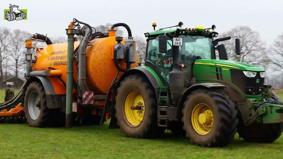 Graslandbemesten door Loonbedijf A.van der Most met John Deere 6250R met Veenhuis tank