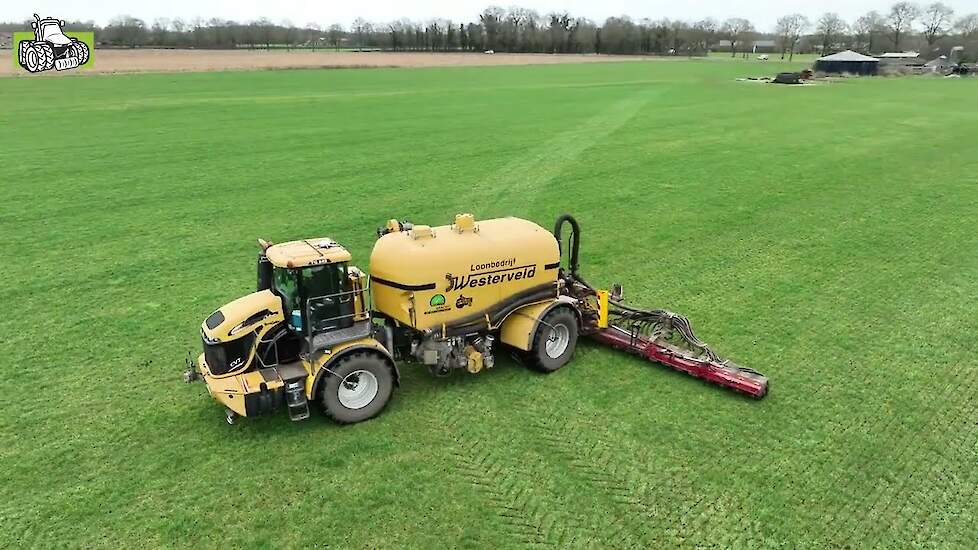 Loonbedrijf Westerveld uit Breedenbroek met de Challenger Terra Gator TG 845 CVT