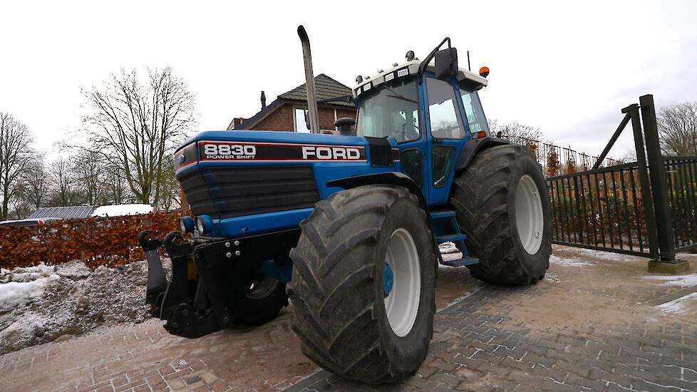 Geslaagde Ford-tractor kijkdag in Lithoijen trekt veel liefhebbers