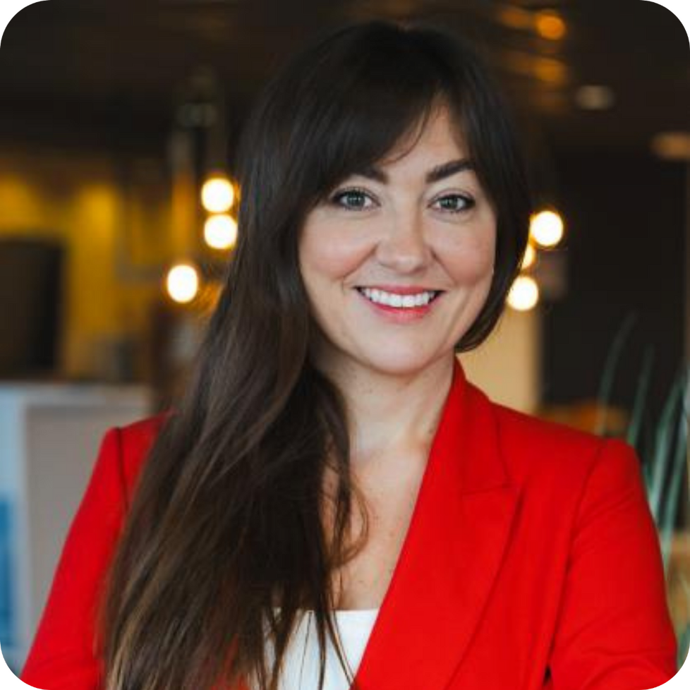 Marta Matlag &ndash; Bruggen slaan tussen technologie en de wereldwijde handel   Als manager van het Marketplace-E team werkt Marta Matlag op het snijvlak van technologie en  wereldwijde handel, waar ze kopers en verkopers van machines en voertuigen over de hel