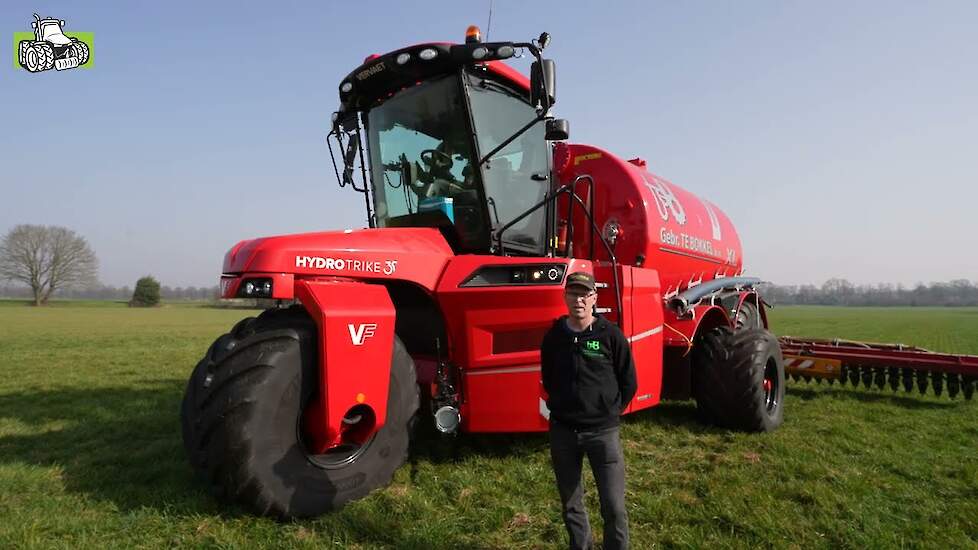 Loonbedrijf te Bokkel Aalten met de nieuwe Vervaet vijf wieler