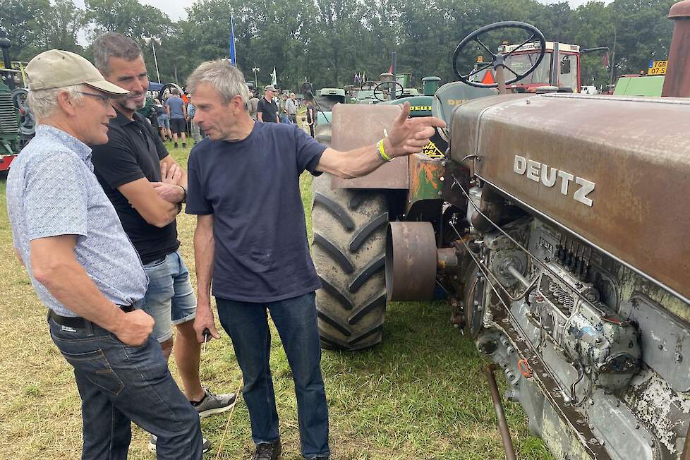 In 2024 was hij met onder meer deze zelfgebouwde Deutz met watergekoelde 6-cilinder motor in Panningen te zien.