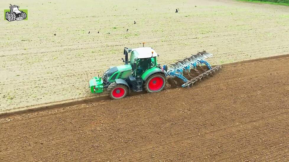 Fendt 724 Vario  met Lemken vijfschaar wentelploeg