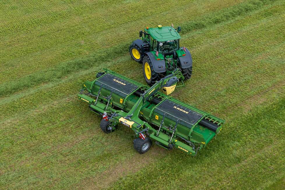 Krone Swativo T 1040 Pro_5 Dankzij de mechanische gedwongen besturing is de Swativo zeer wendbaar, wat het werken in nauwe bochten en hoeken vereenvoudigt.